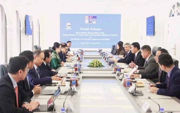 Vietnam, Cambodia promote substantive cooperation